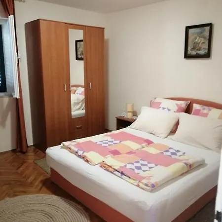 Petra - With Parking Apartment Orebic